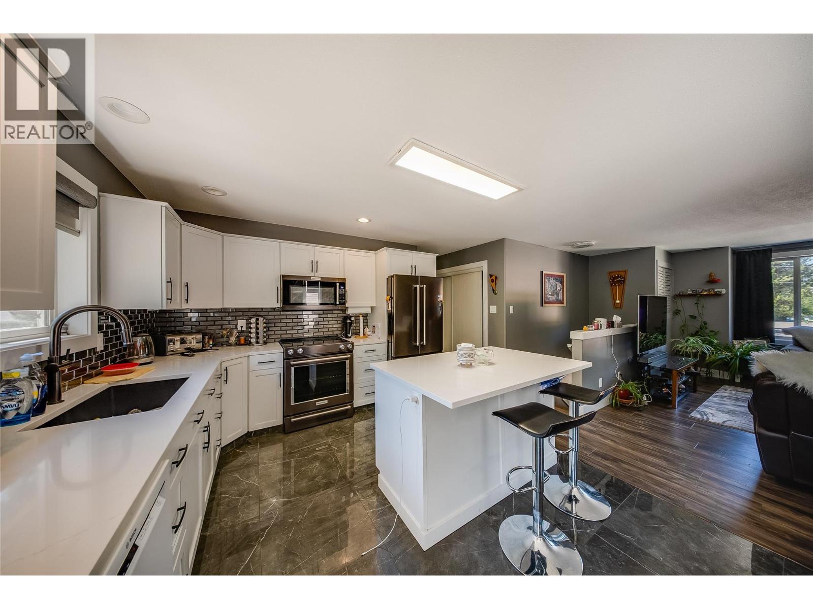 644 8th Street - 12