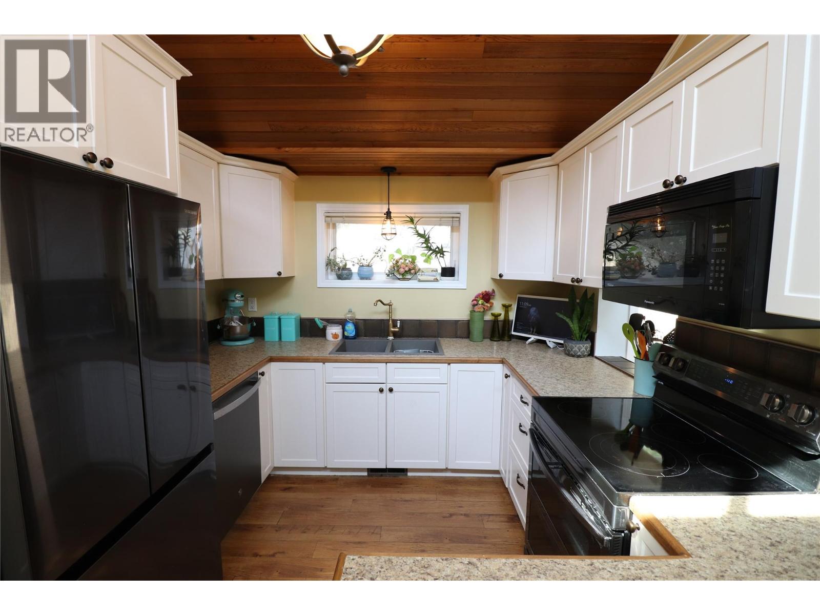 3702 9TH Avenue - 11