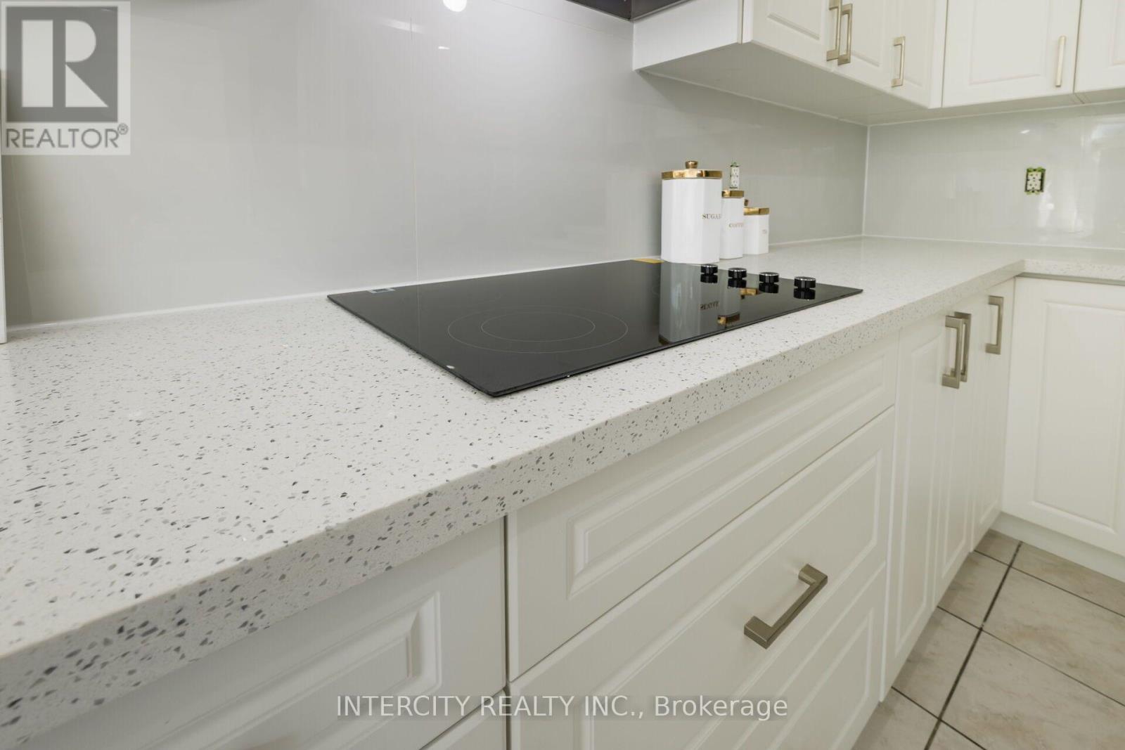 50 ROYAL VISTA ROAD - 19