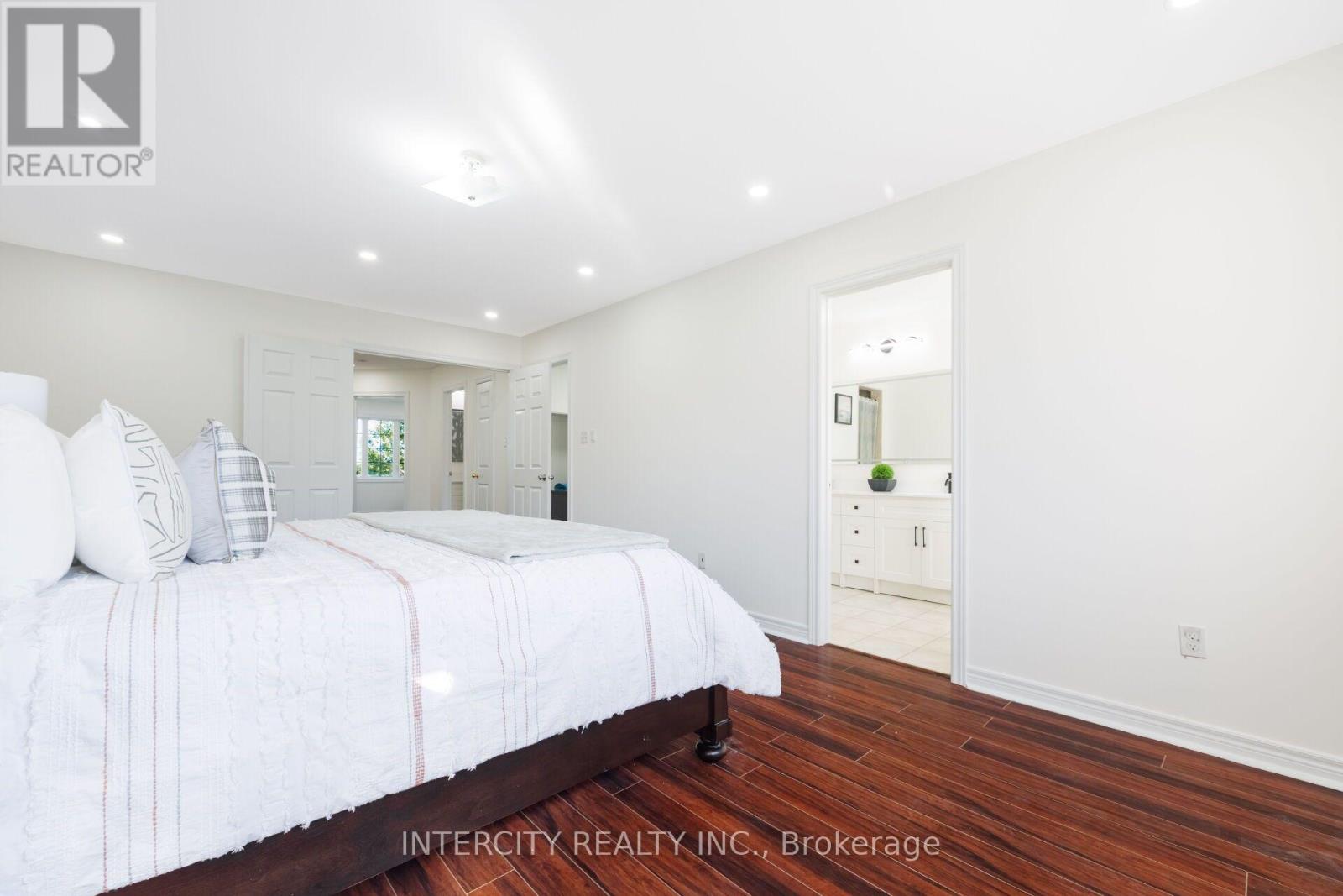 50 ROYAL VISTA ROAD - 27