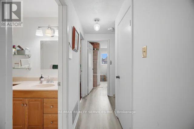 26 FANSHAWE DRIVE - 11