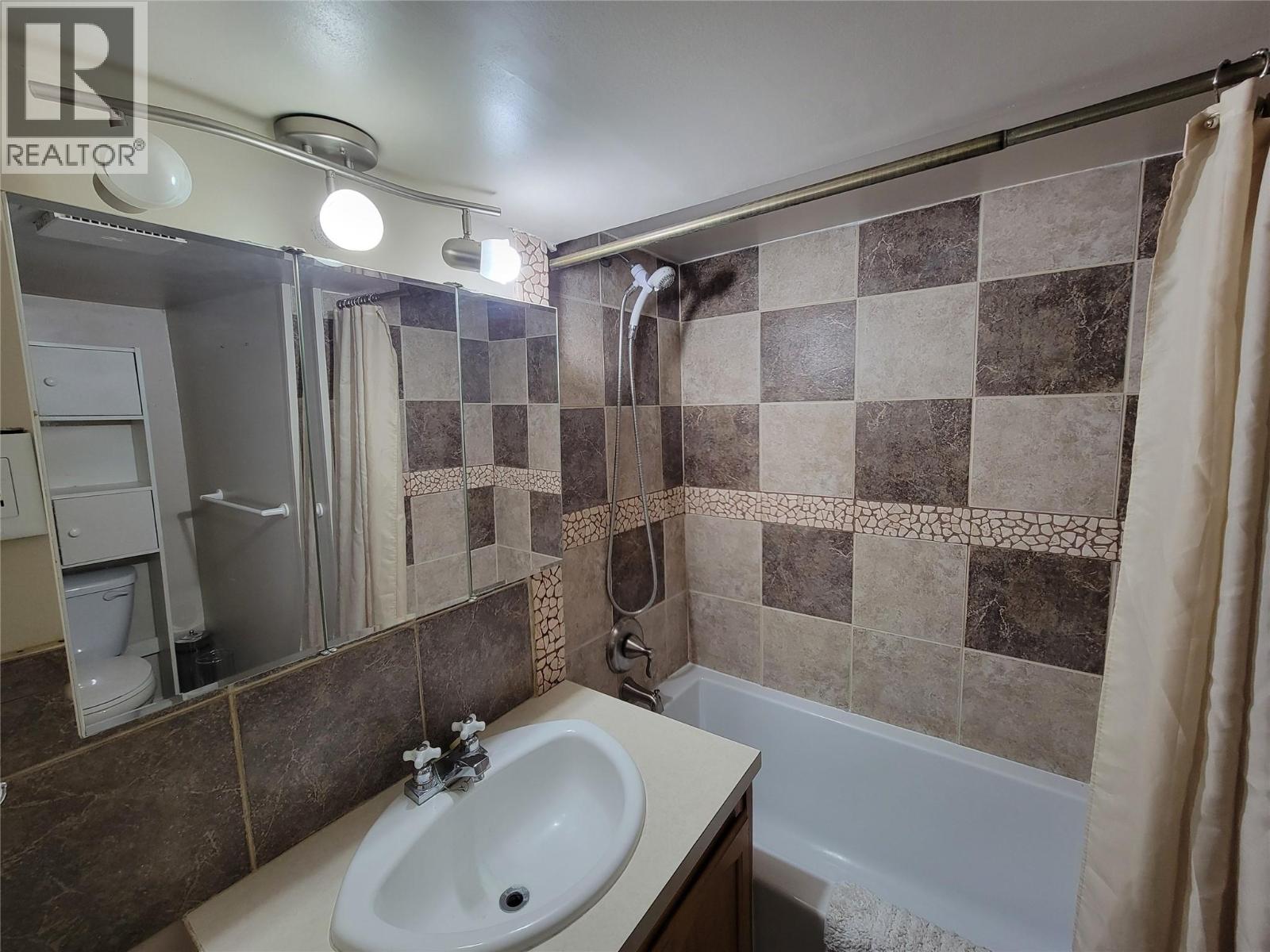 1292 Highway 3A Unit# 9, Keremeos