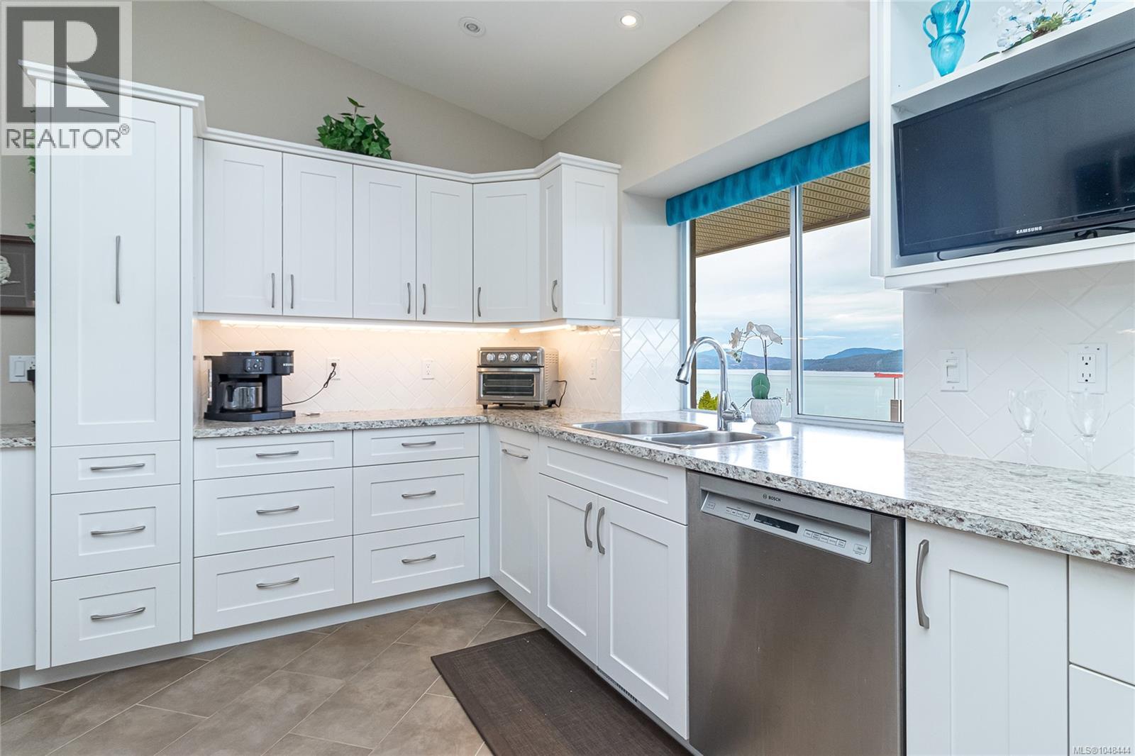  498 Seaview Way, Cobble Hill