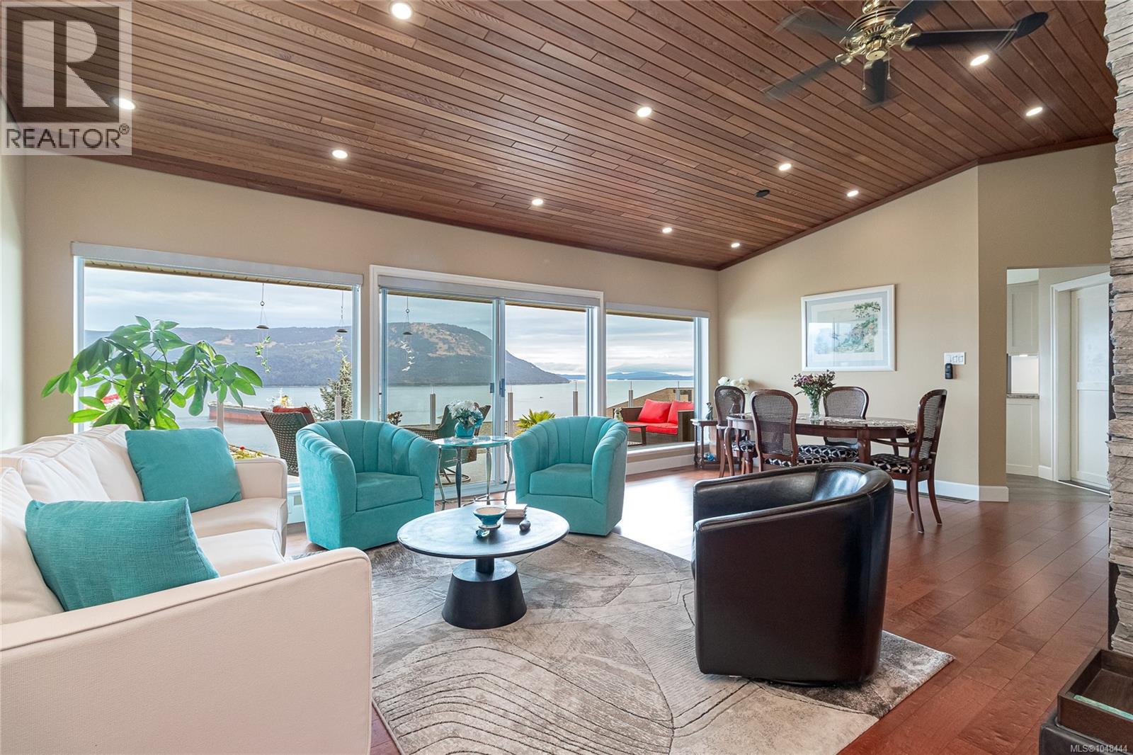  498 Seaview Way, Cobble Hill