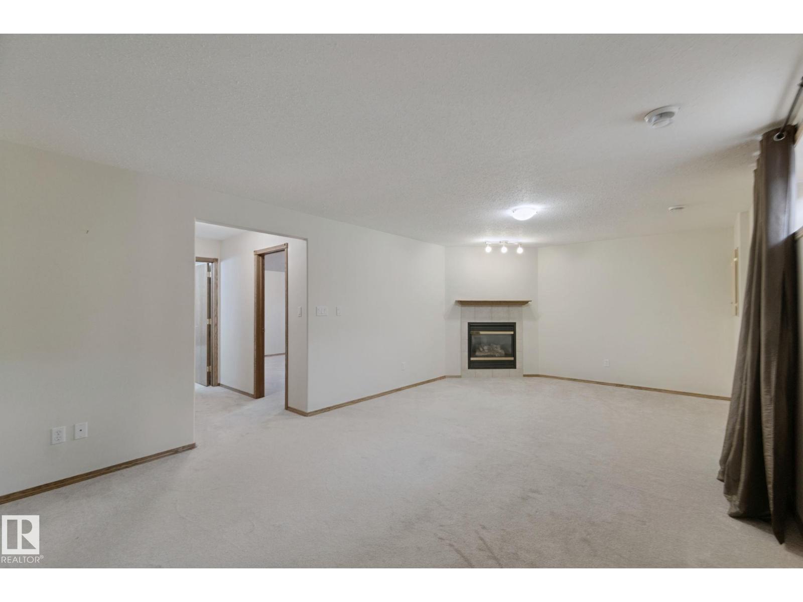 #2 9 Deer Park DR S - 31
