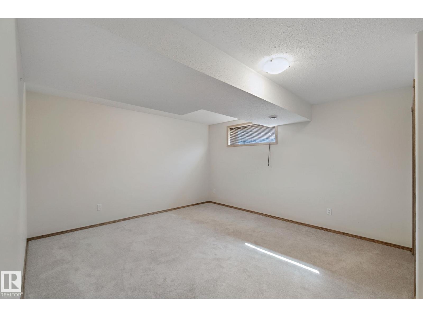 #2 9 Deer Park DR S - 33