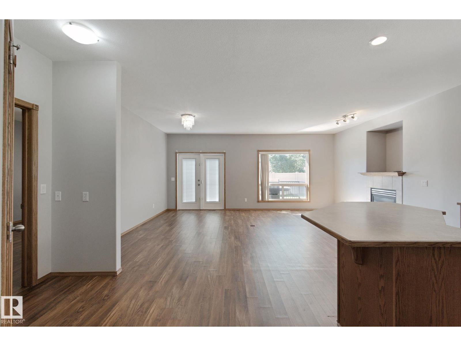 #2 9 Deer Park DR S - 7