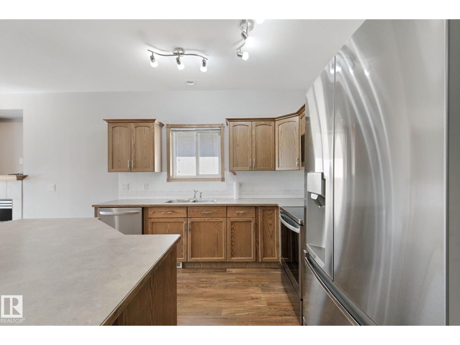 #2 9 Deer Park DR S - 8