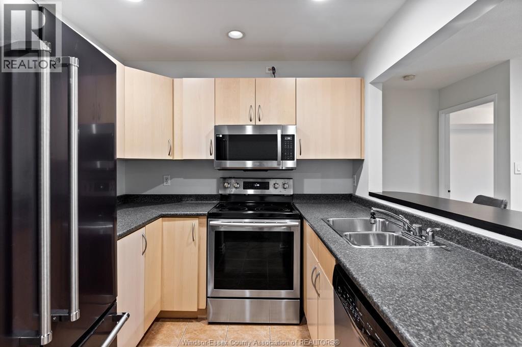 #413 3000 SANDWICH Street East, Windsor, Ontario, N9C4G3, Windsor, Ontario — photo 2 of 5