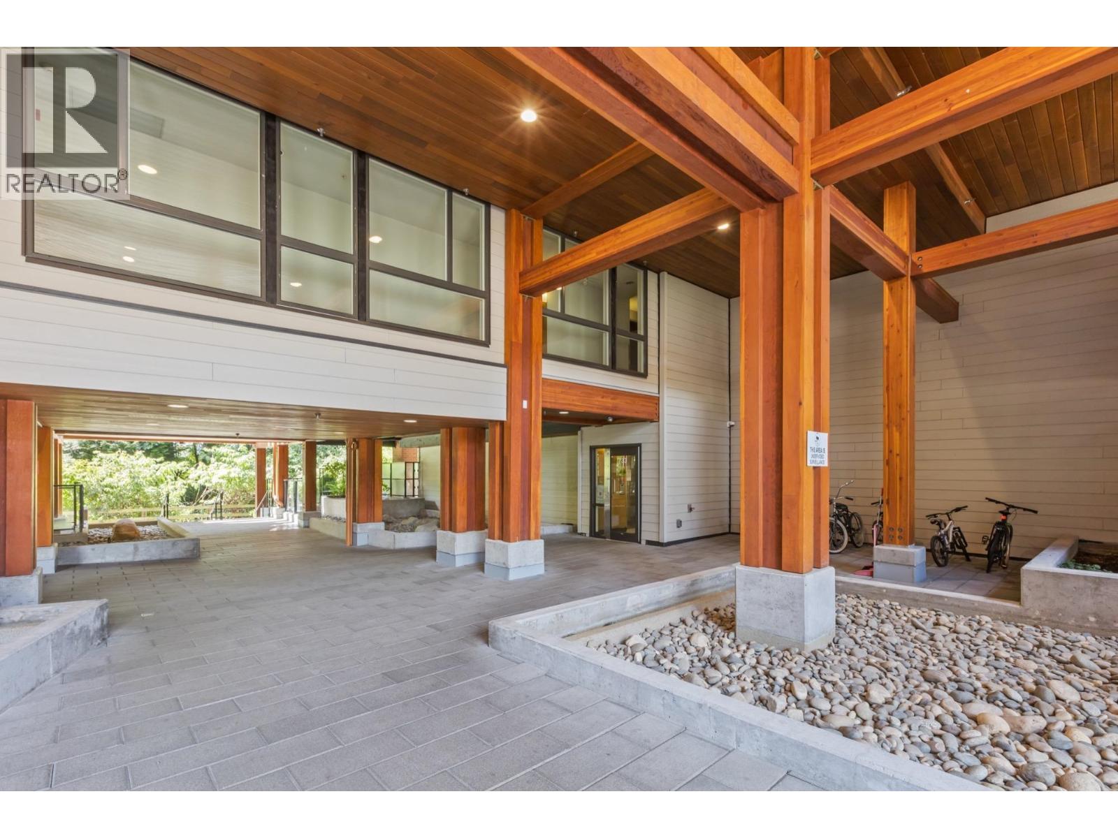 #511 733 3RD Street, North Vancouver, British Columbia, V7M0C8, North Vancouver, British Columbia — photo 3 of 5