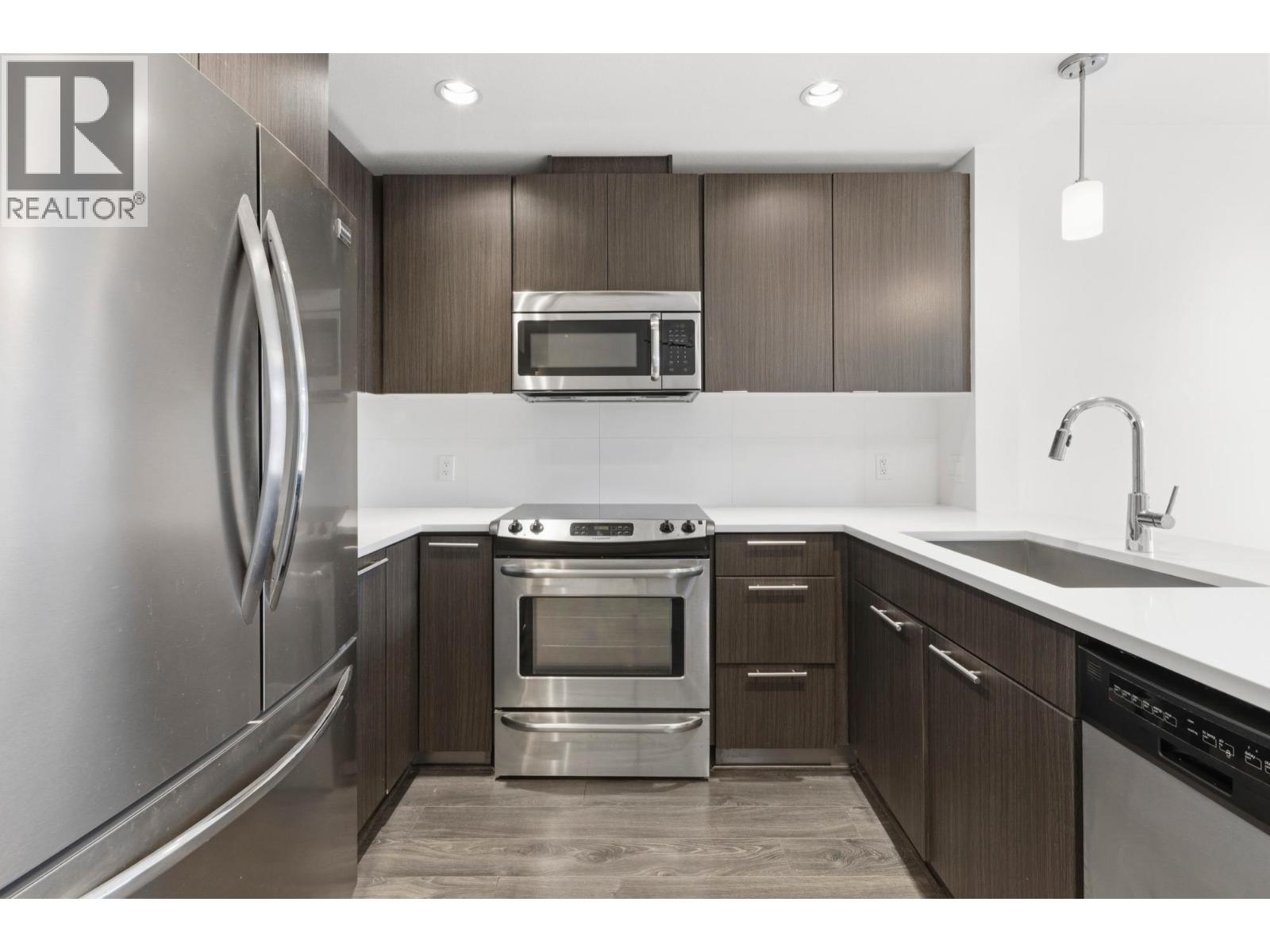 511 733 W 3RD STREET, North Vancouver — photo 6