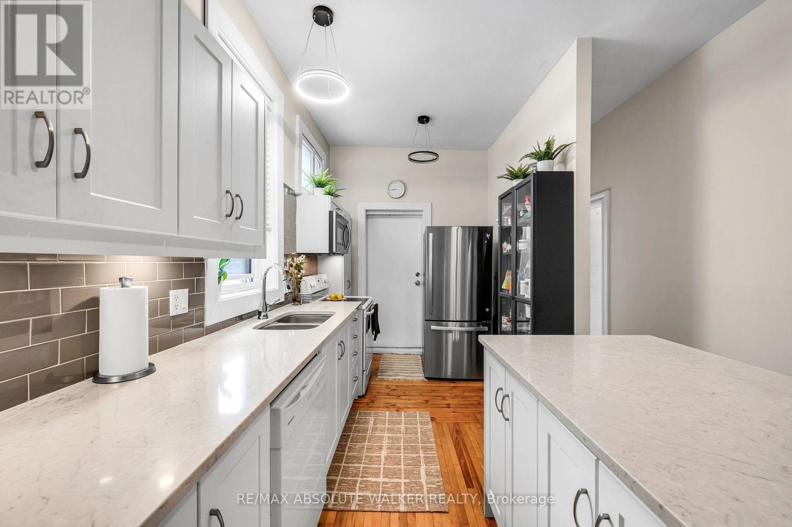 120 STRATHCONA AVENUE - 40