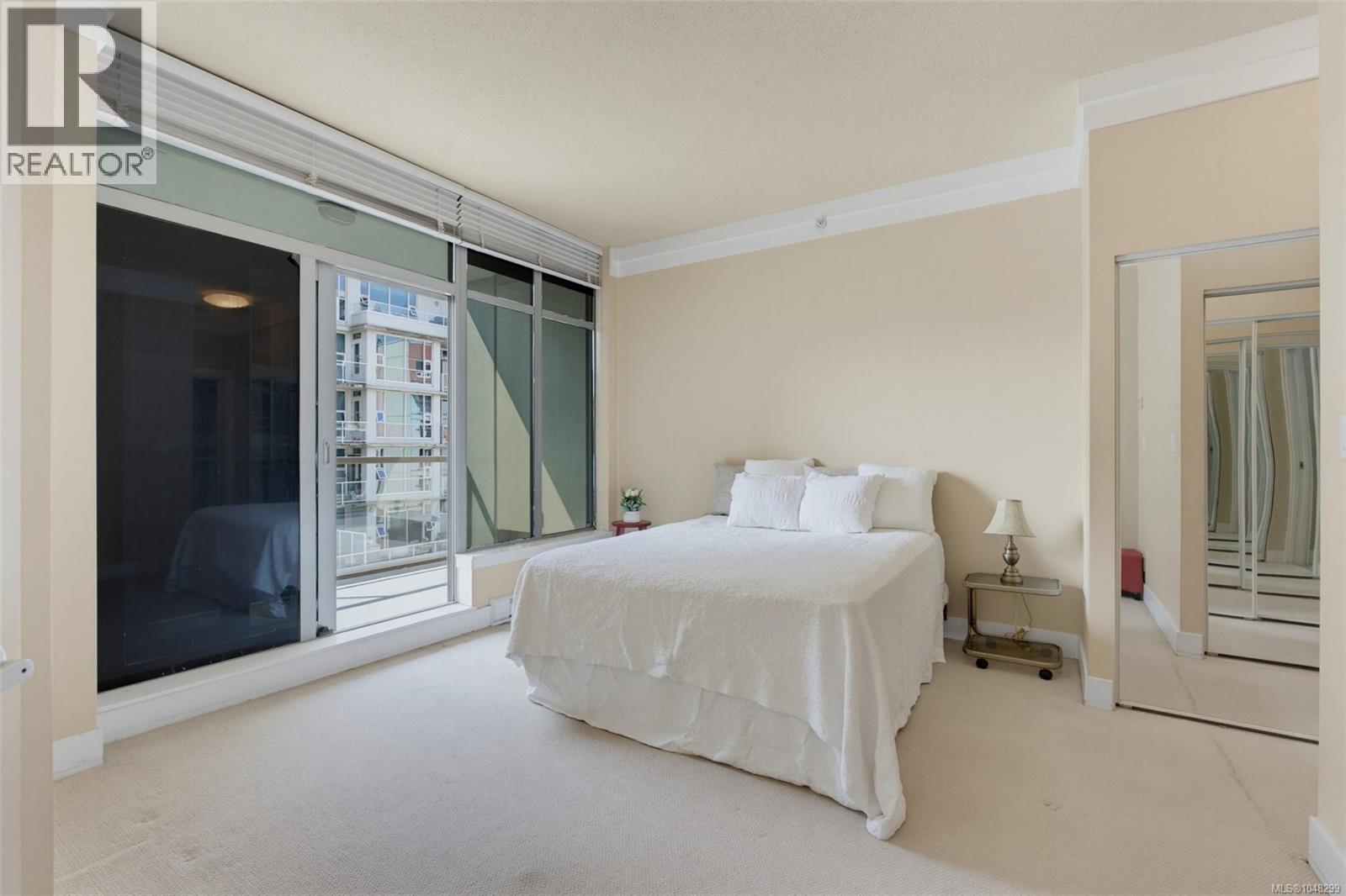 401 845 Yates Street, Victoria