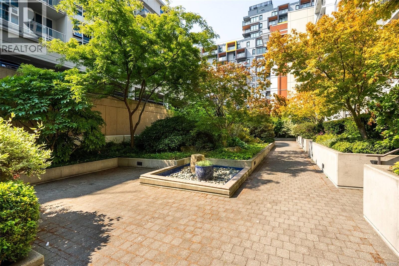 401 845 Yates Street, Victoria