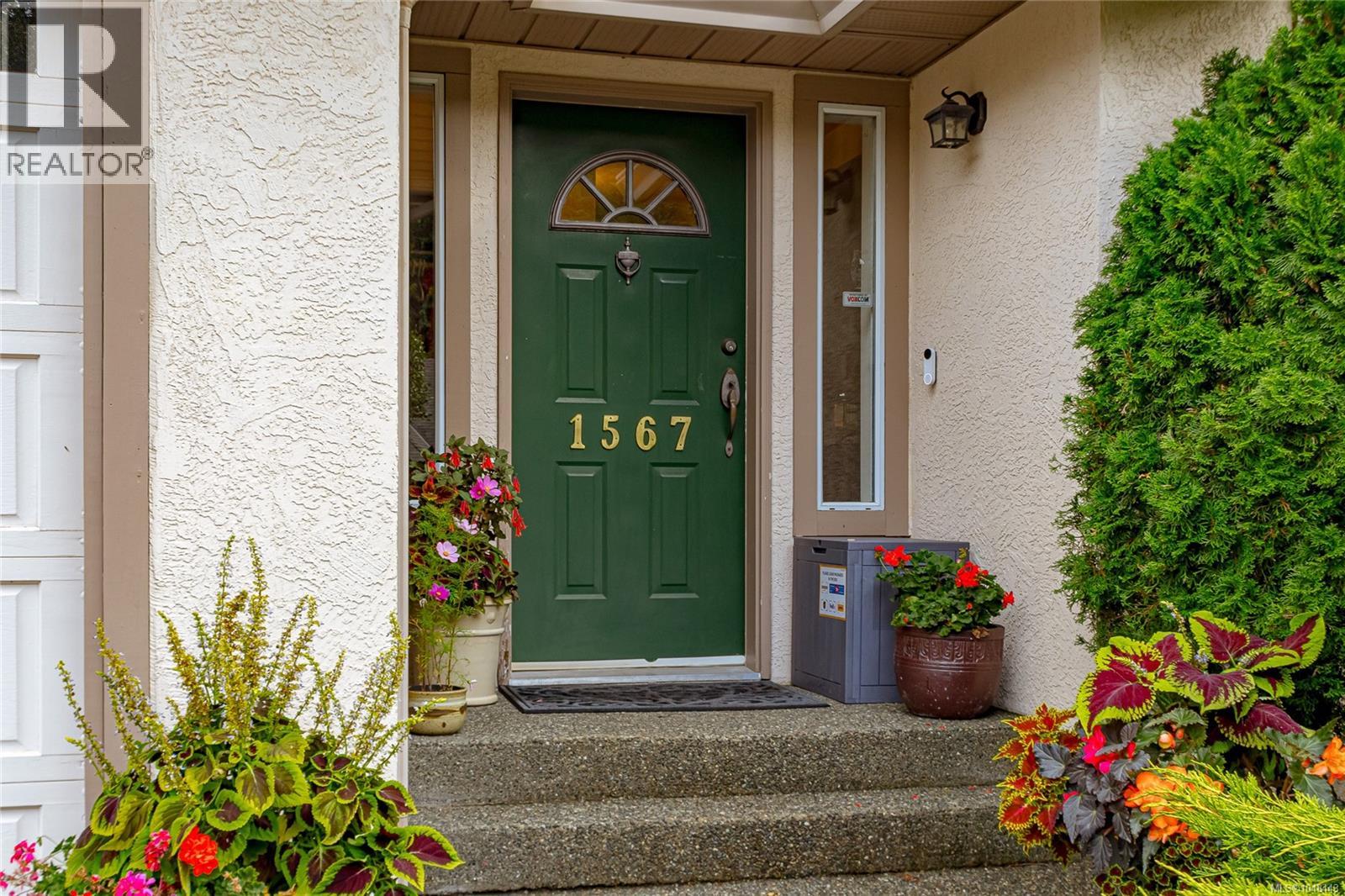  1567 Mayneview Terrace, North Saanich