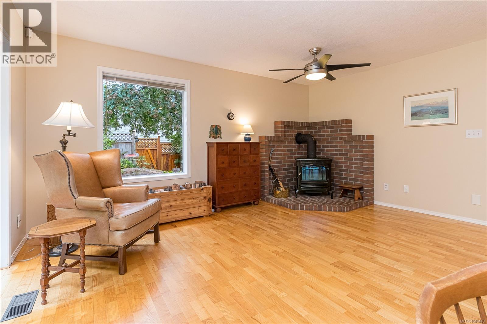  1567 Mayneview Terrace, North Saanich