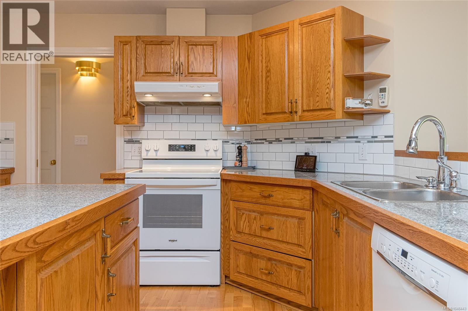  1567 Mayneview Terrace, North Saanich