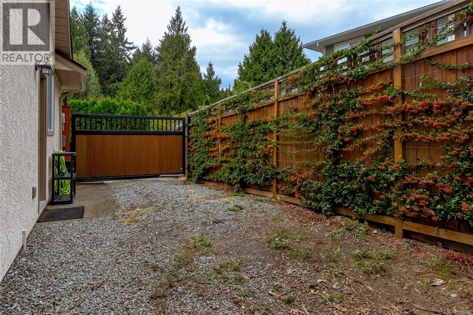  1567 Mayneview Terrace, North Saanich