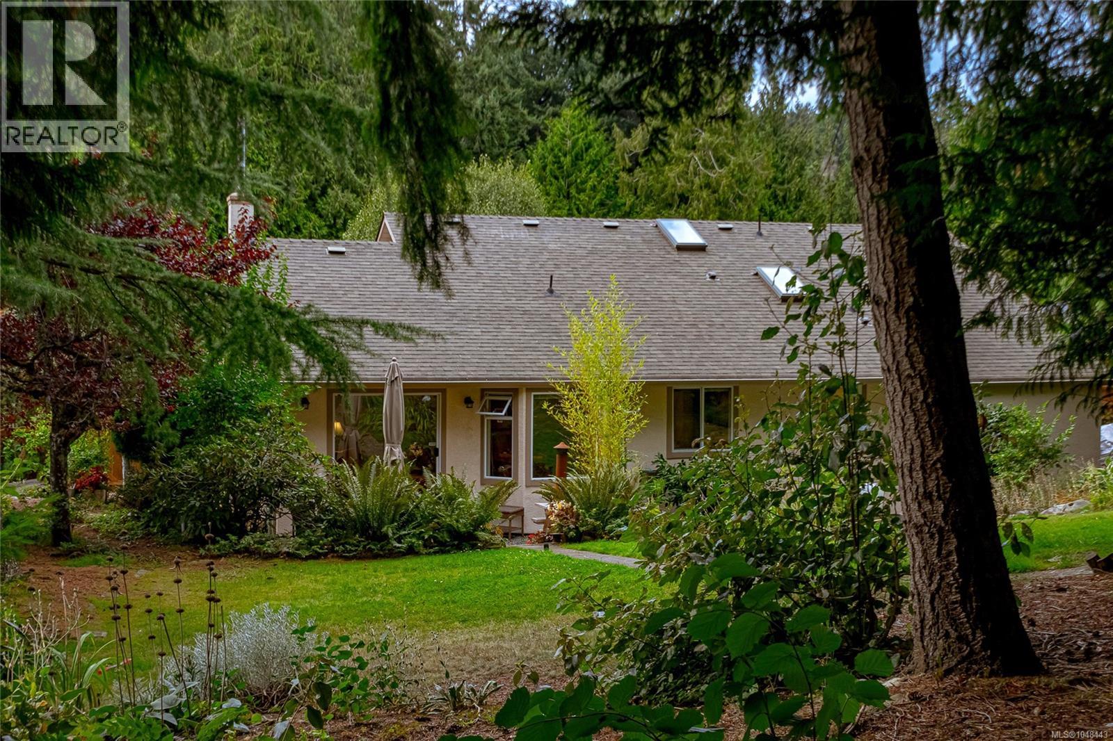  1567 Mayneview Terrace, North Saanich