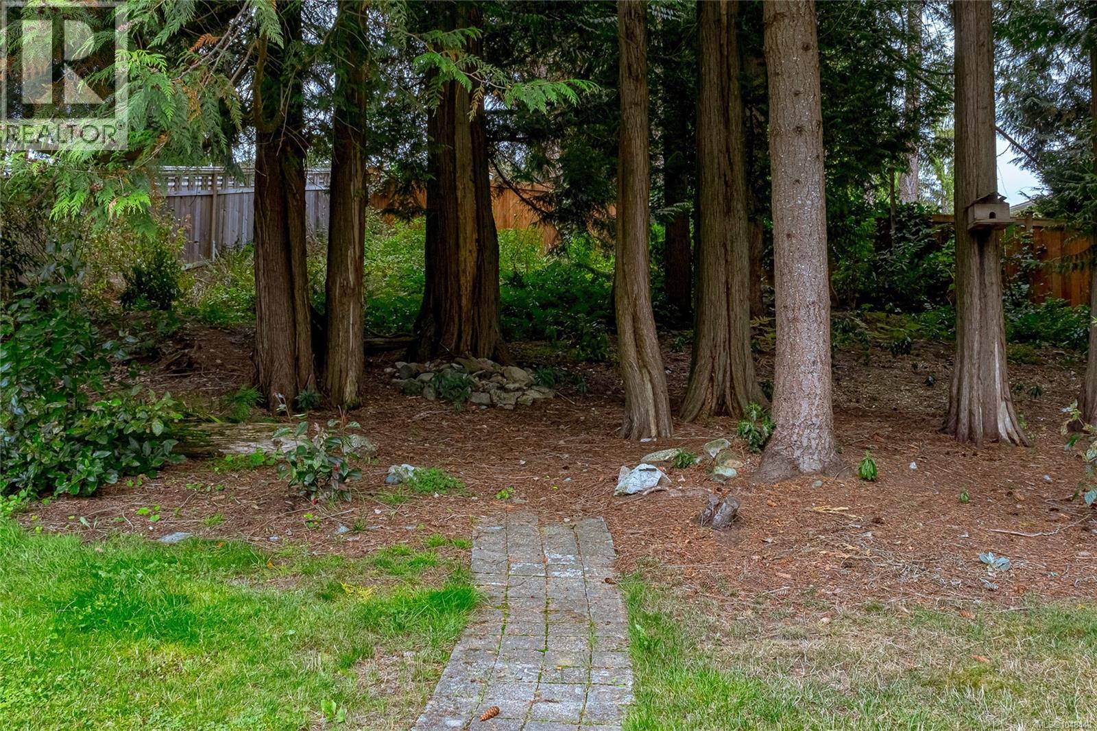  1567 Mayneview Terrace, North Saanich