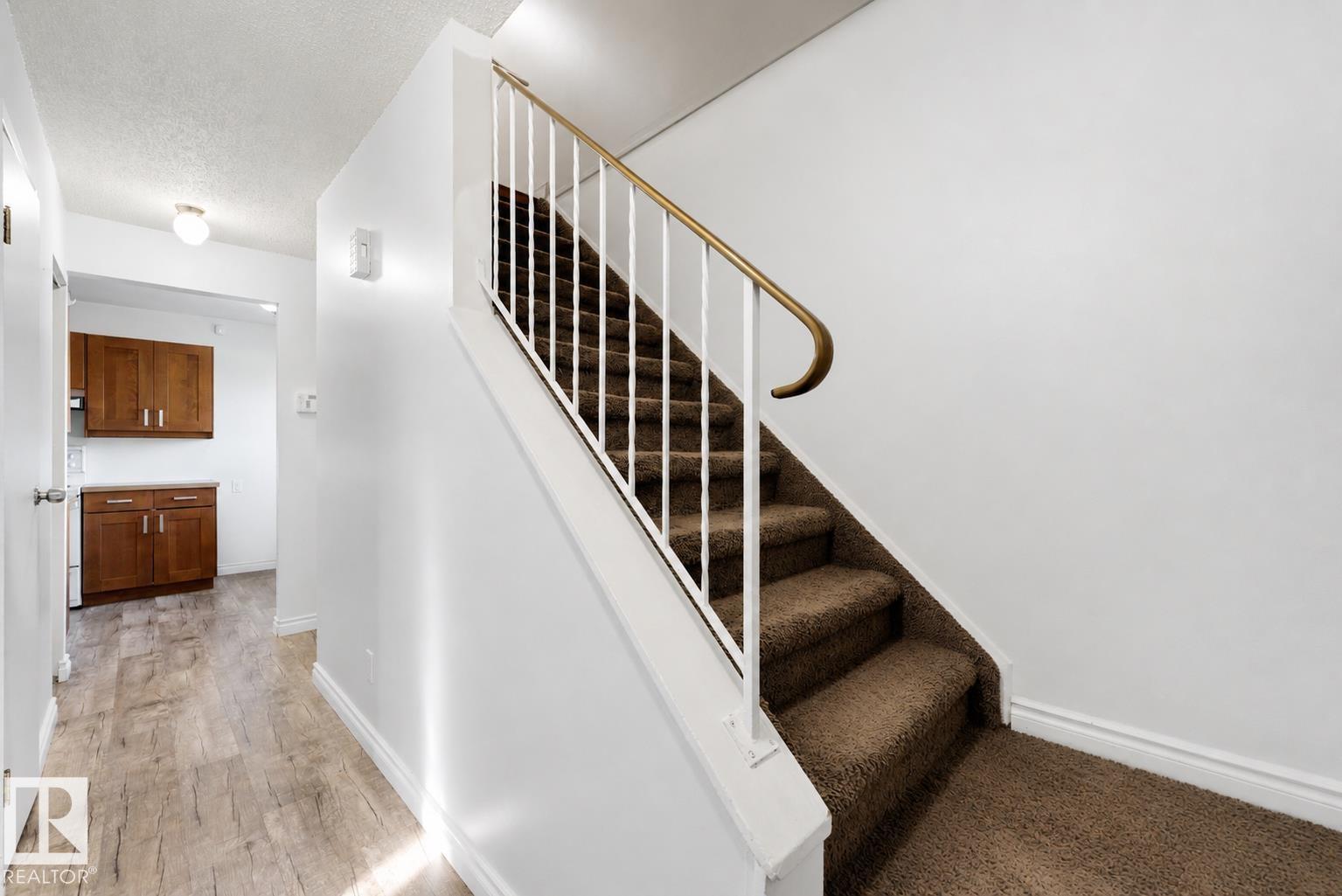 303 PRIMROSE GARDENS GD NW - 3