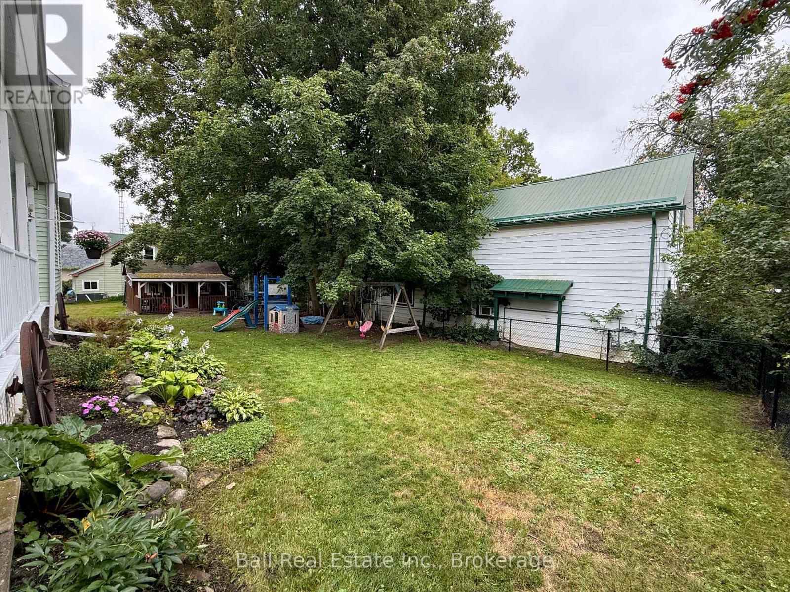 22 OAK STREET - Image 38