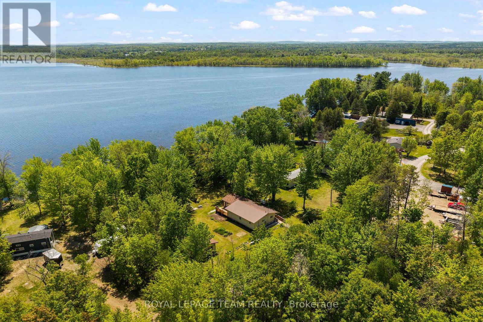 424 HUMMINGBIRD LANE - 2