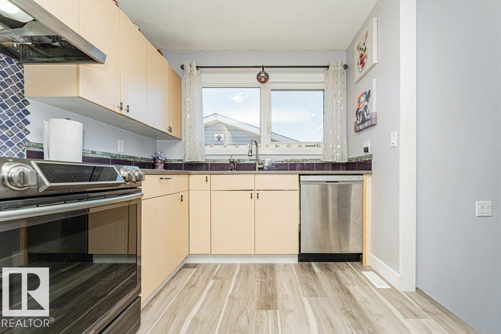9413 80 ST - 40