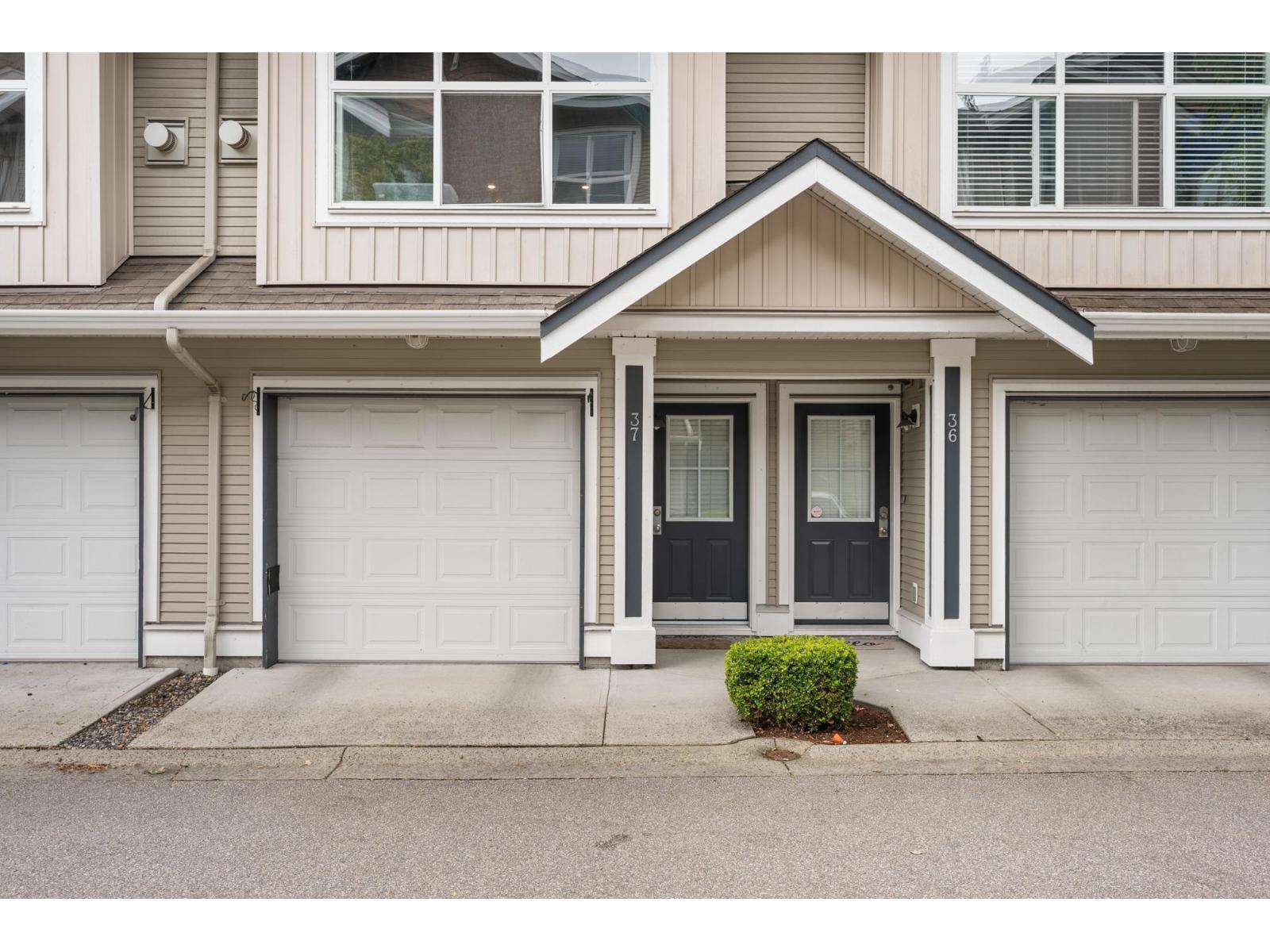 #37 20460 66 Avenue, Langley, British Columbia, V2Y3B6, Langley, British Columbia — photo 3 of 5