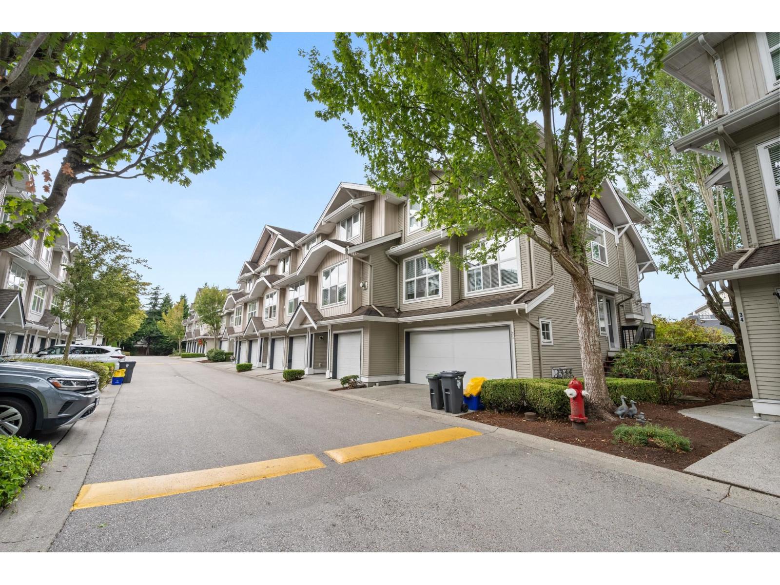 #37 20460 66 Avenue, Langley, British Columbia, V2Y3B6, Langley, British Columbia — photo 2 of 5