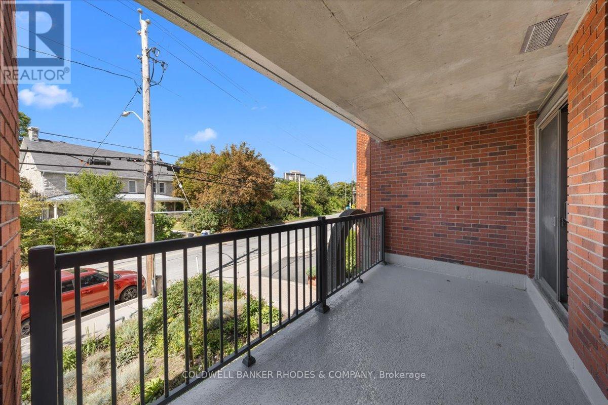 #205 939 NORTH RIVER ROAD - 14