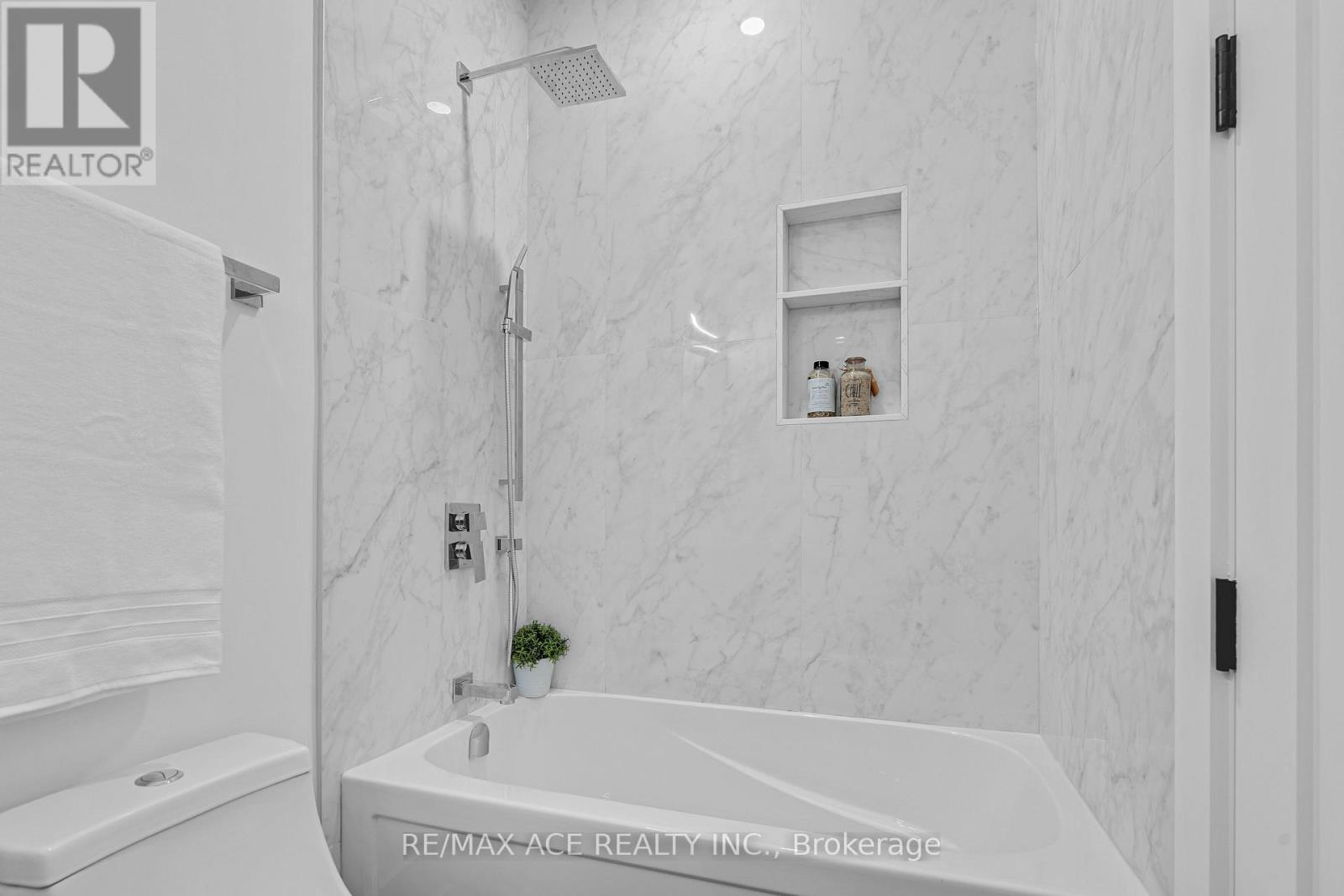 175 HAREWOOD AVENUE - 32