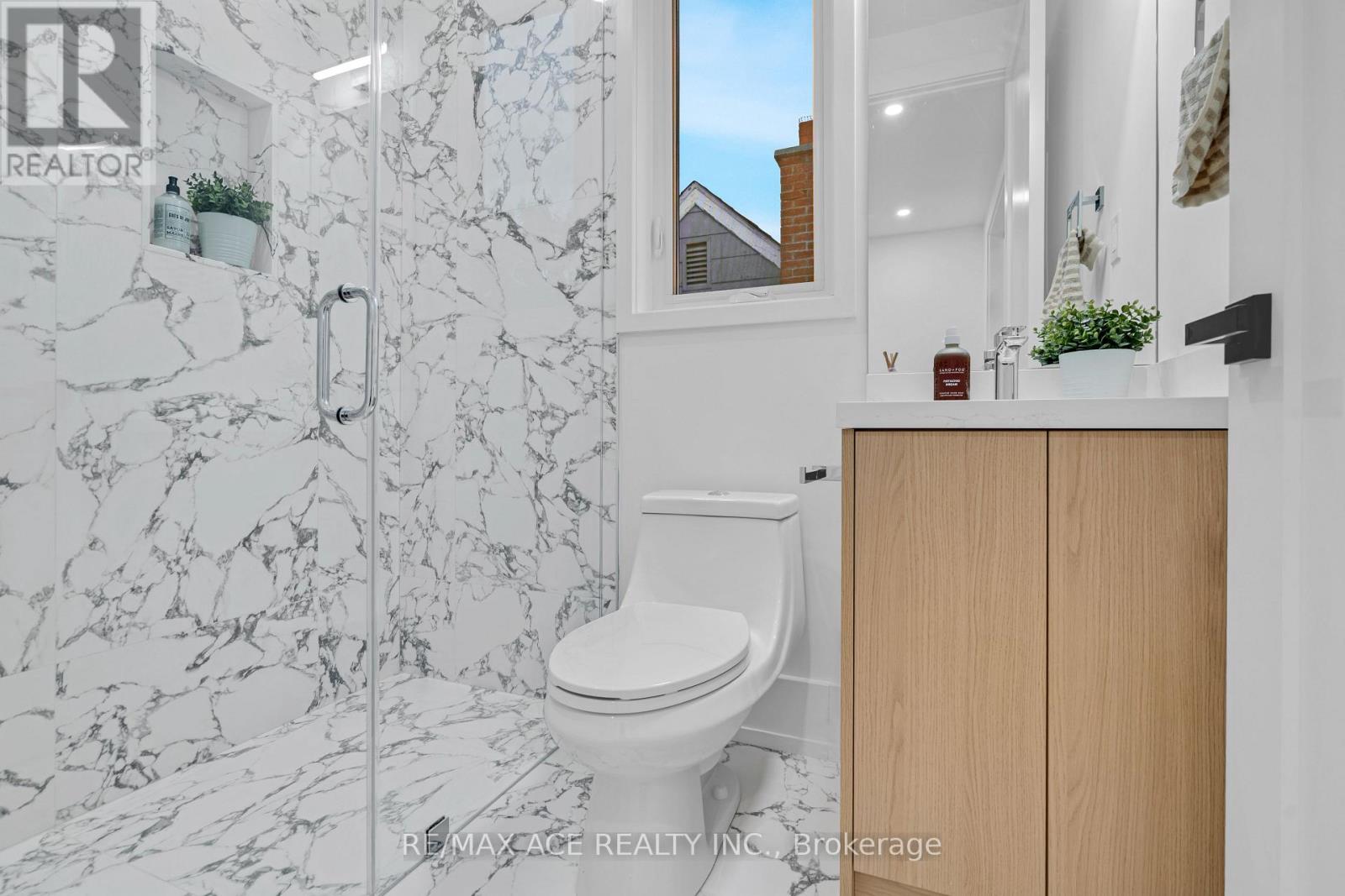 175 HAREWOOD AVENUE - 36