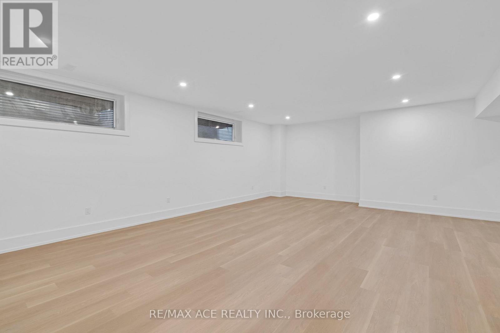 175 HAREWOOD AVENUE - 43