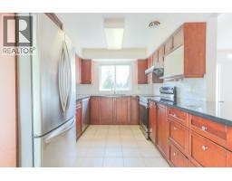 1352 E 16th Street, North Vancouver, BC V7J1L4 Photo 9