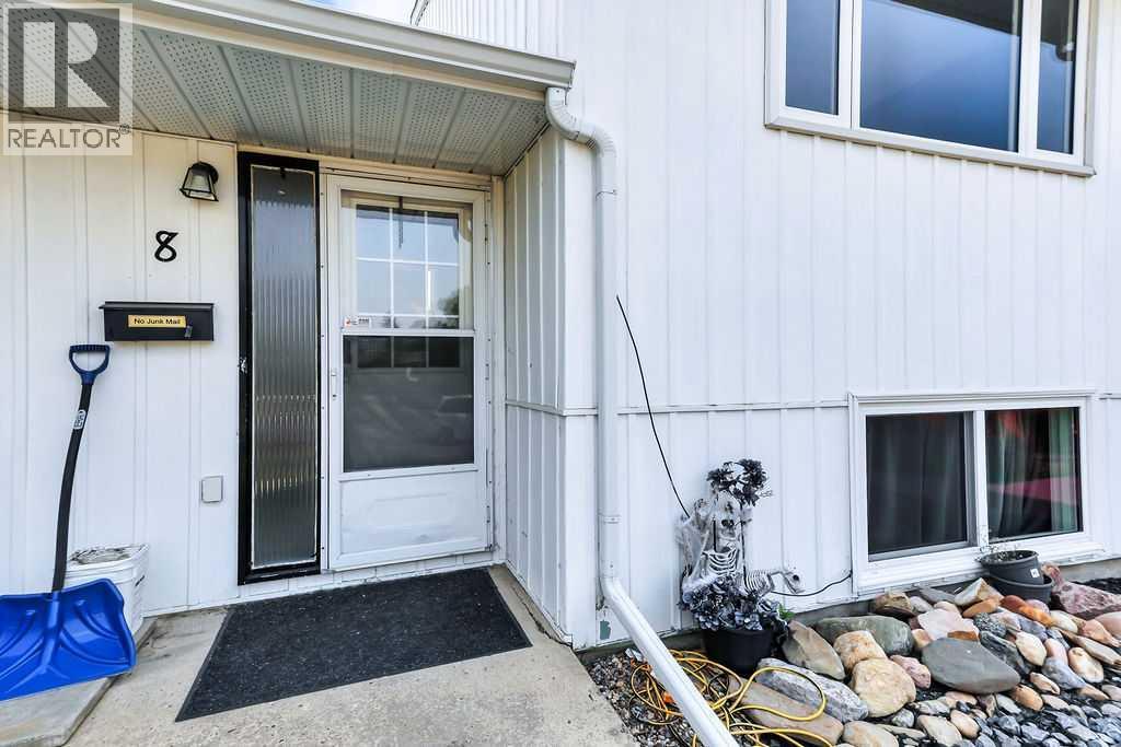 8 Whiteside Crescent - 2
