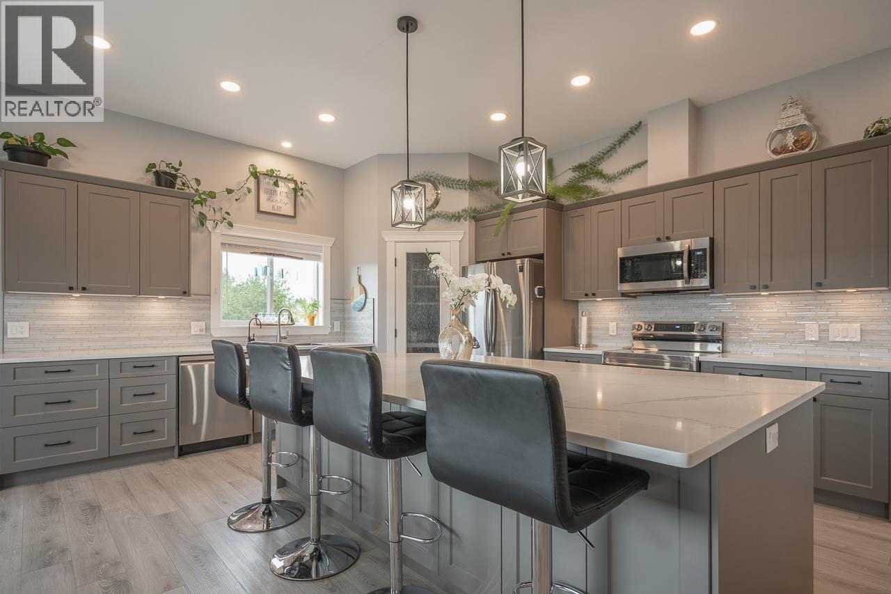 5593 LAKESIDE COURT - 9
