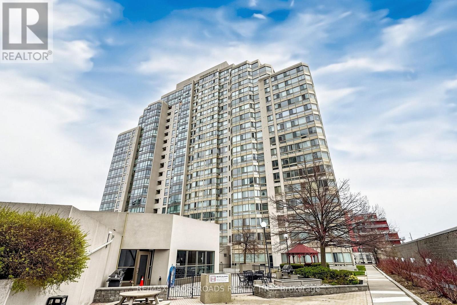 #511 3233 EGLINTON AVENUE E - 2