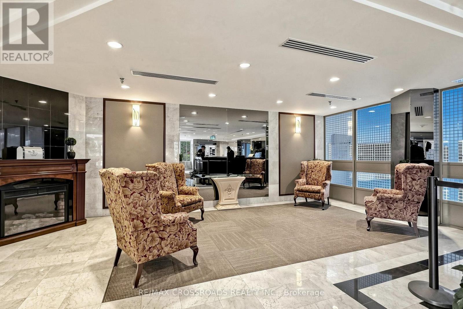 #511 3233 EGLINTON AVENUE E - 7