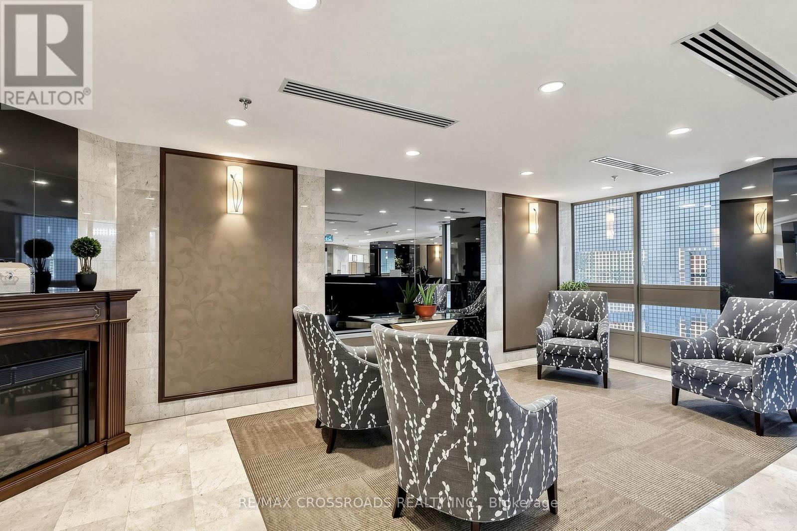 #511 3233 EGLINTON AVENUE E - 8