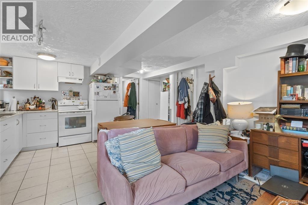  10664 Cedar Drive, Youbou