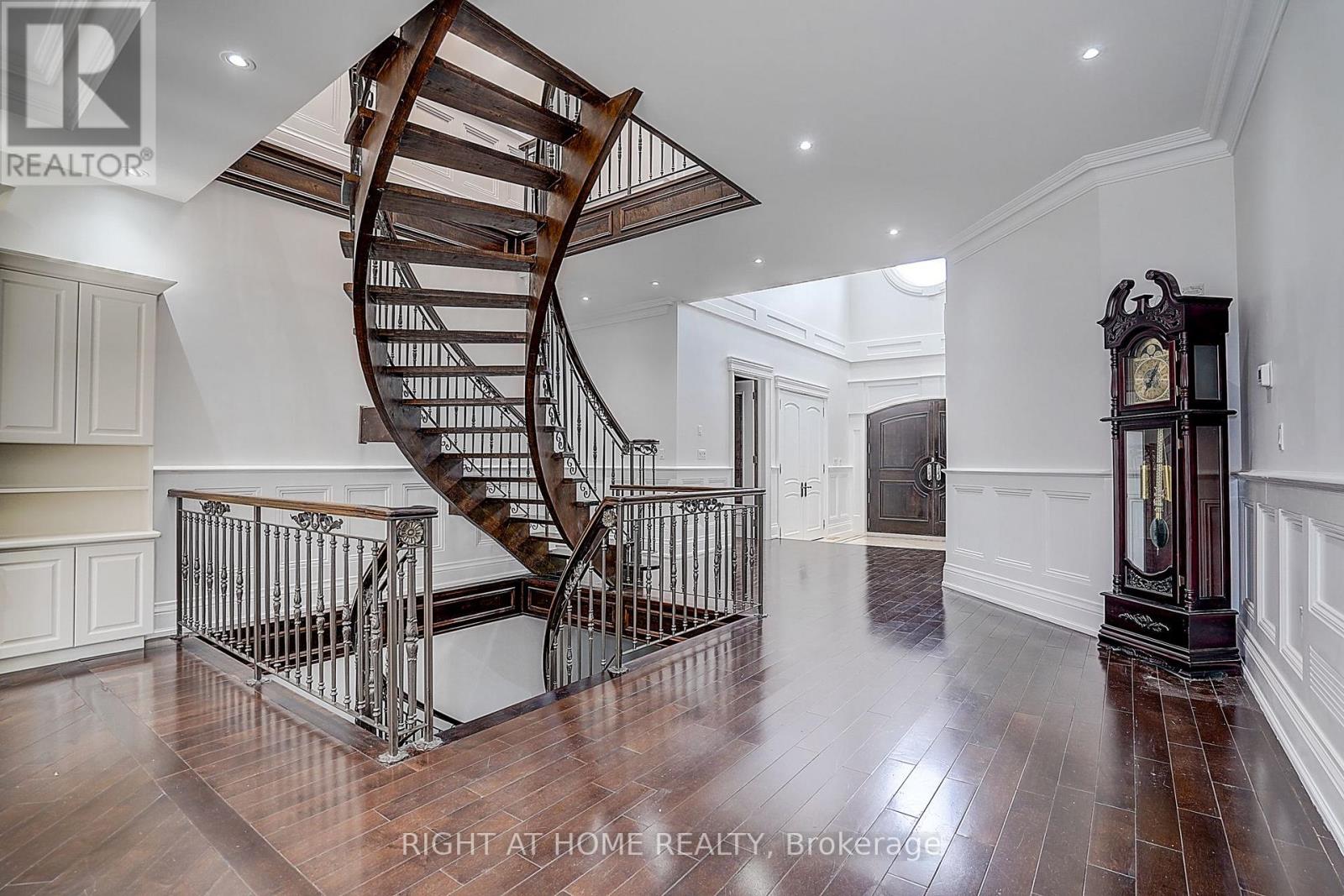 16 FAIRVIEW AVENUE - 16