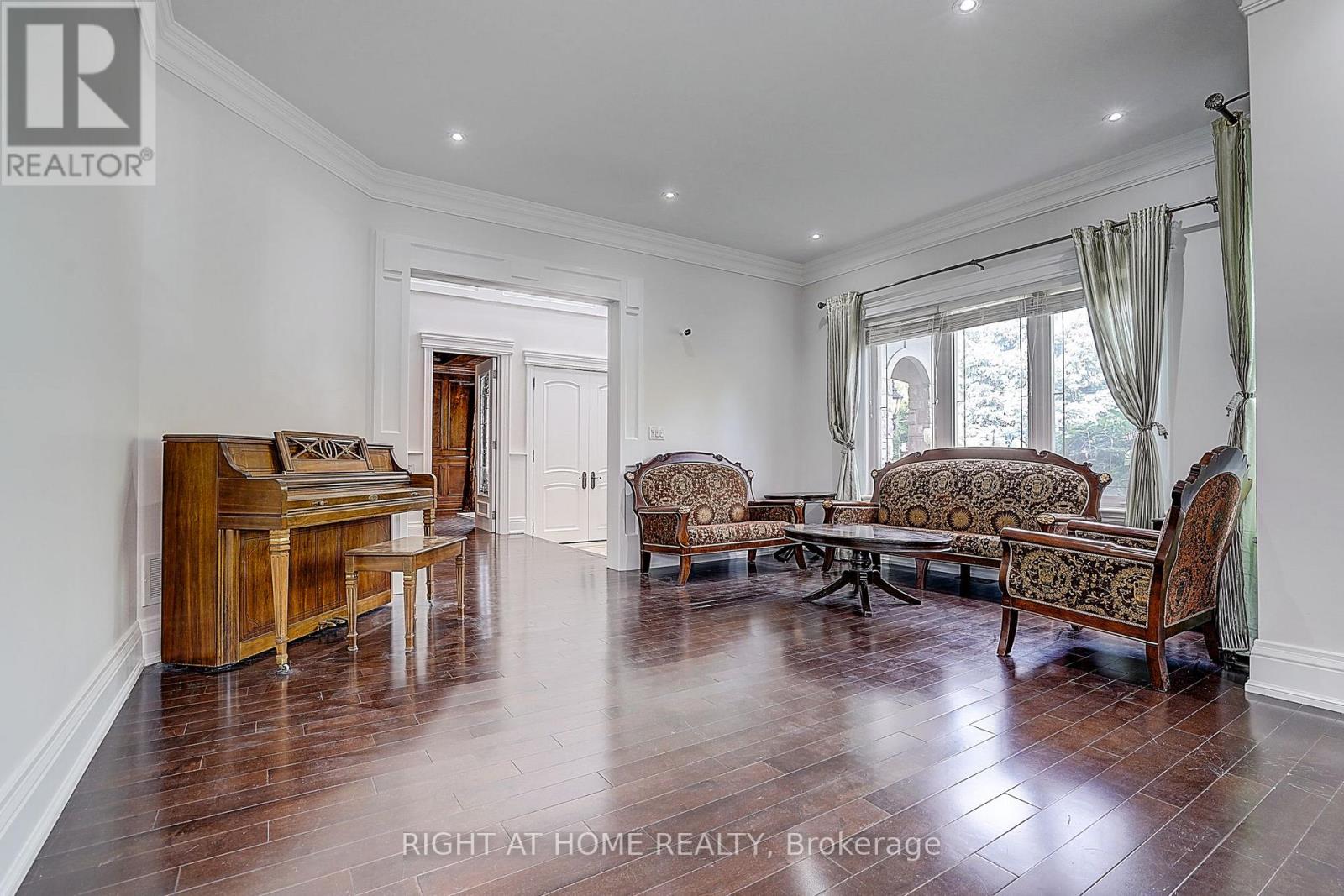 16 FAIRVIEW AVENUE - 19