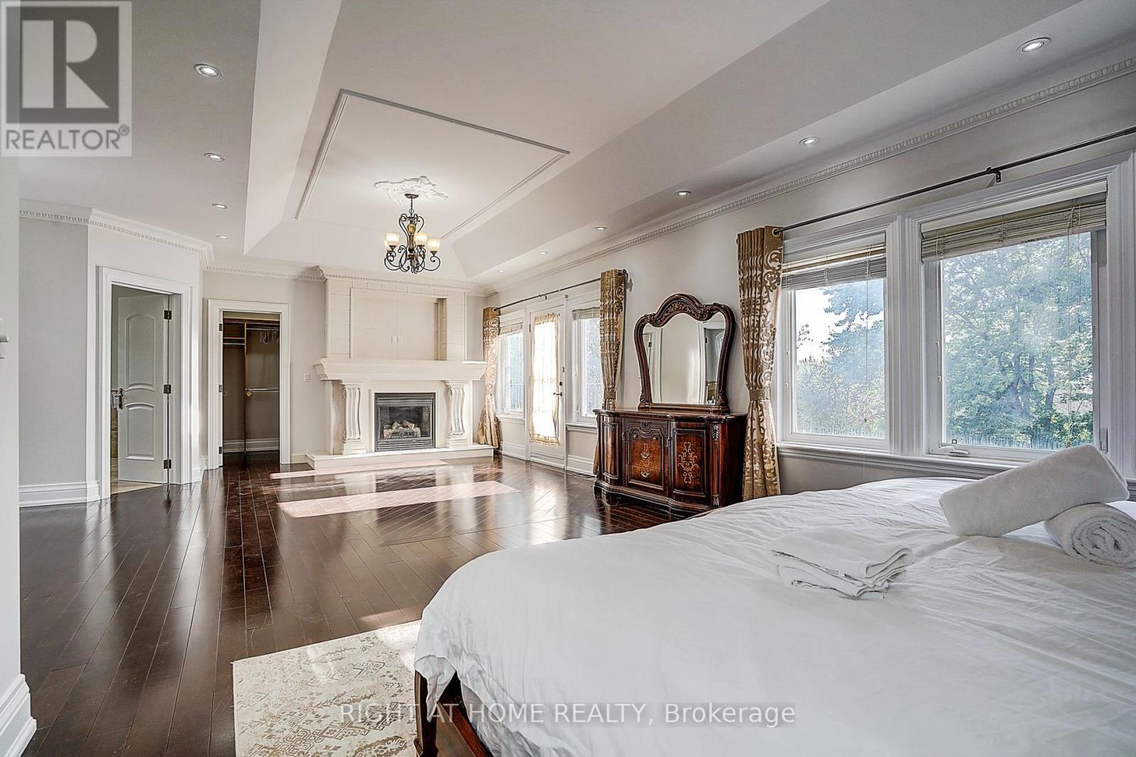 16 FAIRVIEW AVENUE - 32