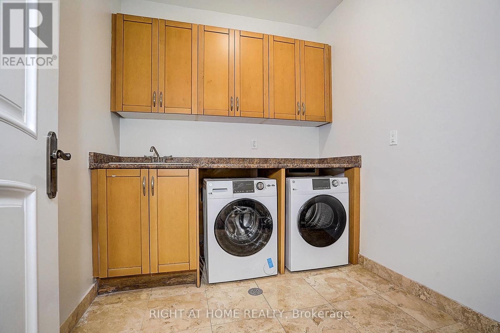 16 FAIRVIEW AVENUE - 37