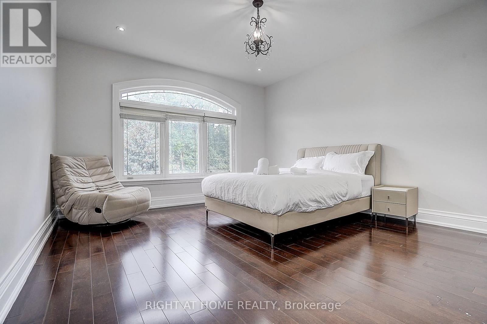 16 FAIRVIEW AVENUE - 41