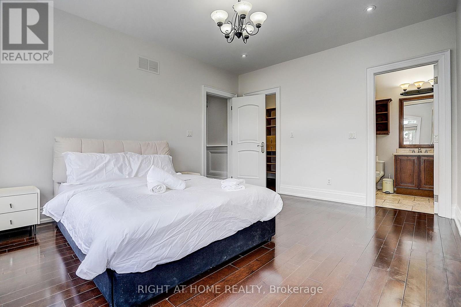 16 FAIRVIEW AVENUE - 42