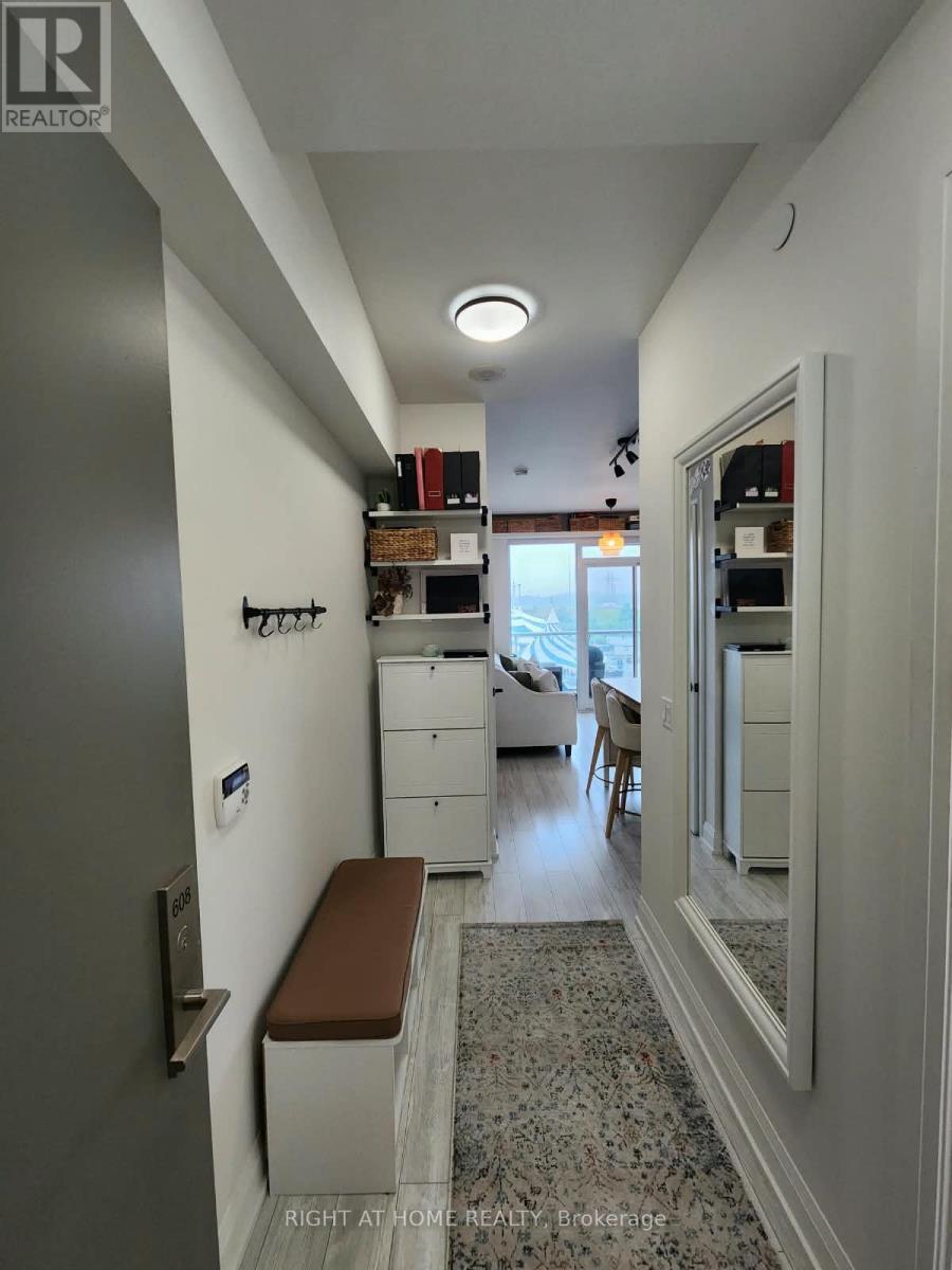 #608 56 ANNIE CRAIG DRIVE - 18