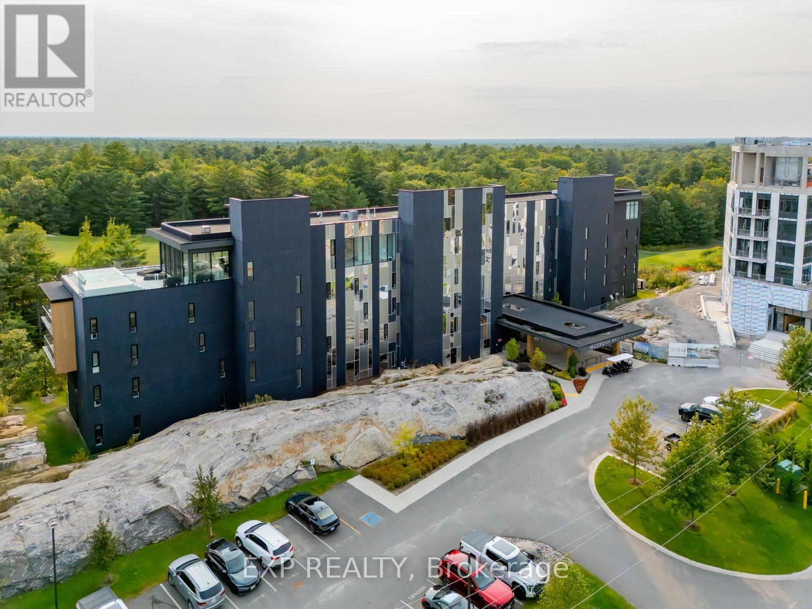 #102 120 CARRICK TRAIL - 1
