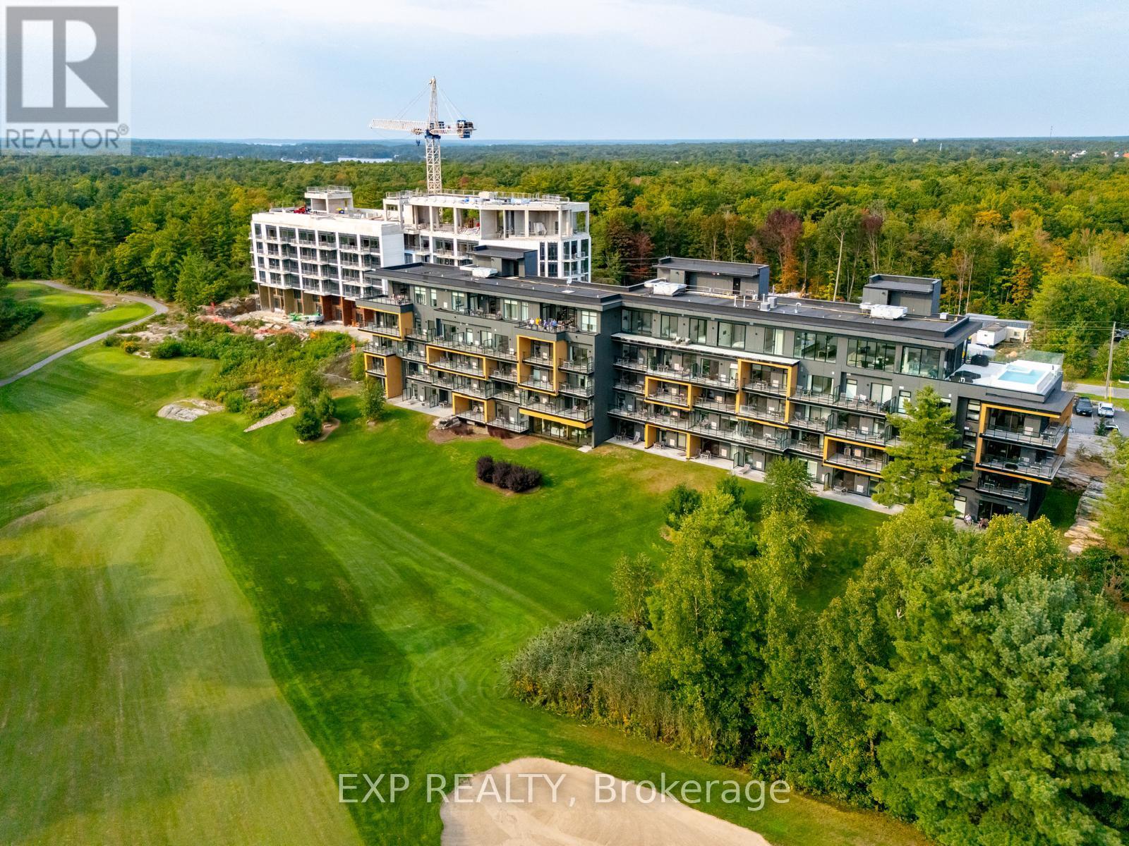 #102 120 CARRICK TRAIL - 22